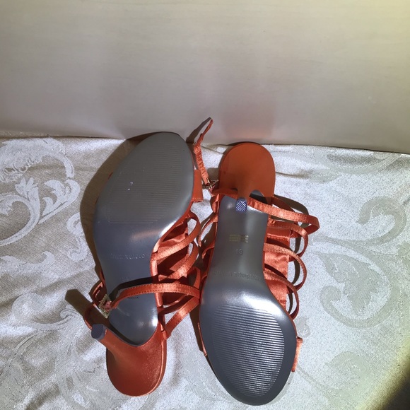 Heels - Picture 3 of 5